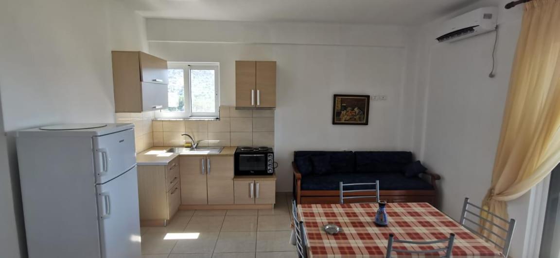 Villa Olivia Grove Himarë Exterior foto
